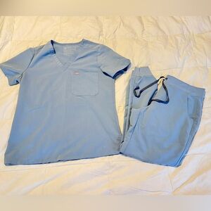 Figs scrub set in color dusty blue